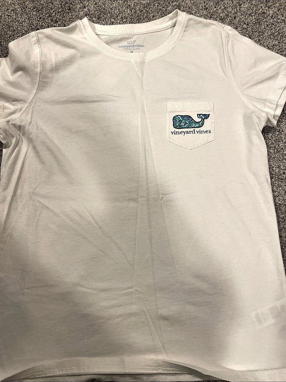 vineyard vines Vintage Chappy Floral Whale Fill Short-Sleeve Pocket Tee Medium